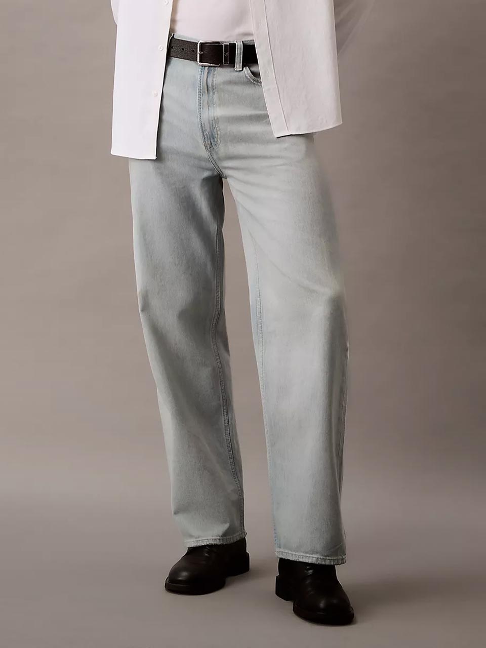 Model wearing Calvin Klein Baggy jeans.