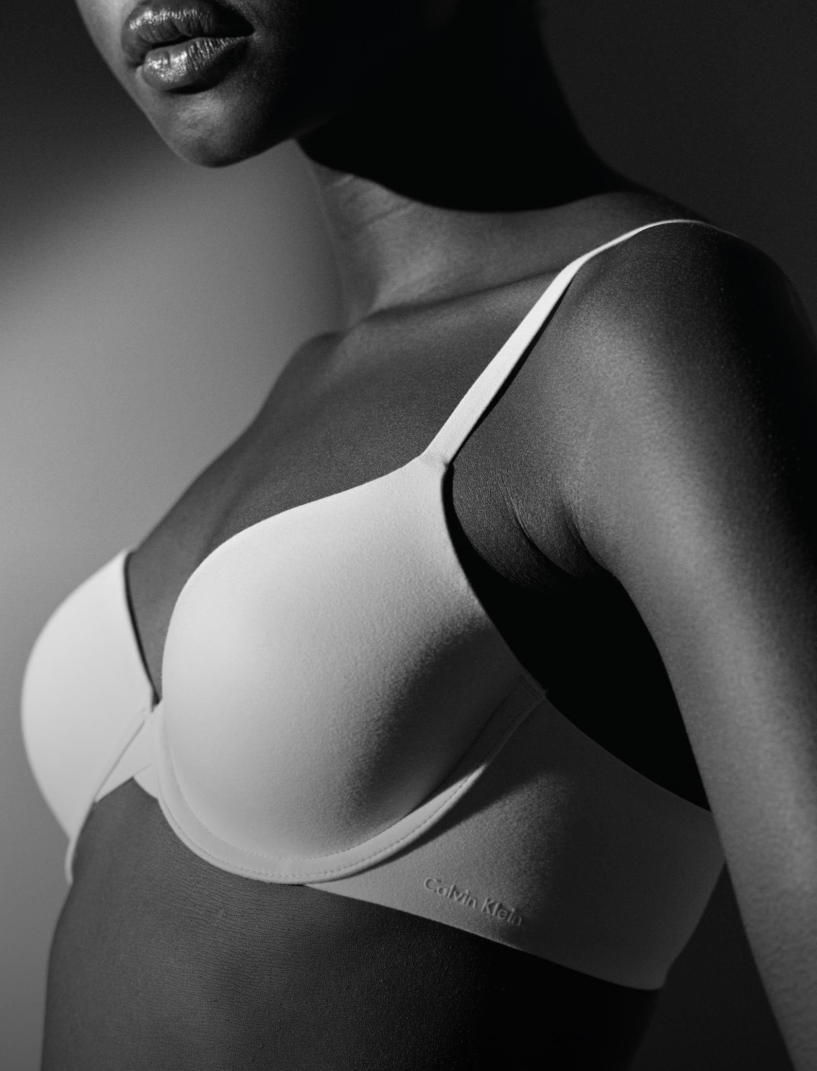 Calvin Klein Women's Perfectly Fit Flex Lightly Lined Bralette