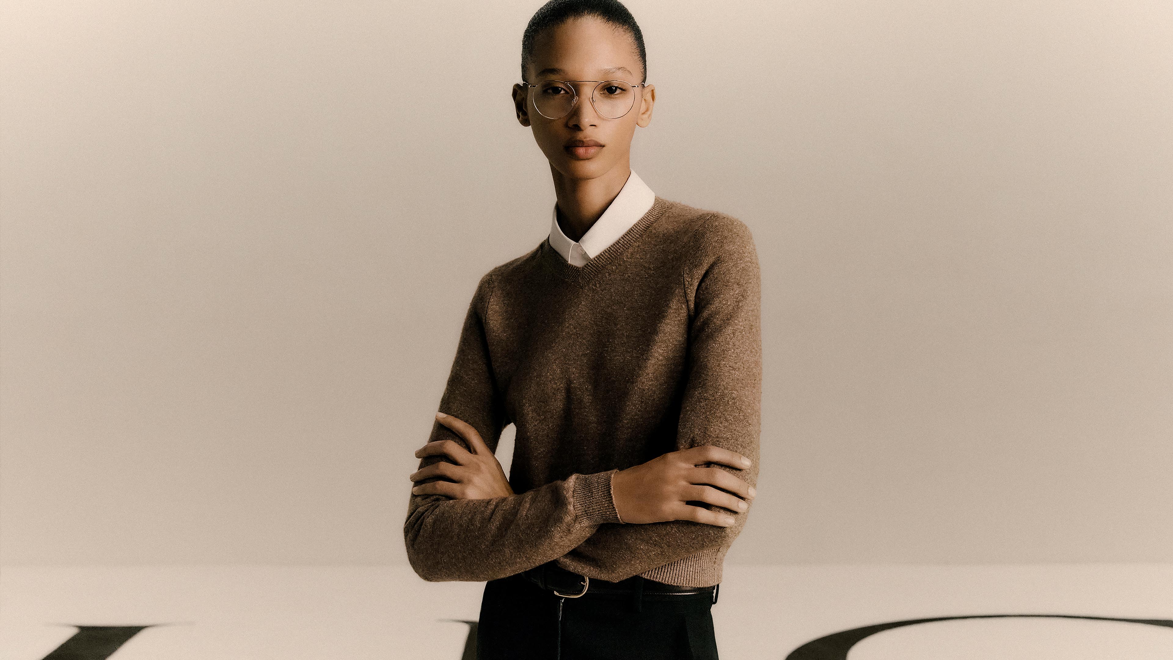 The debut Fall 2025 runway collection by Veronica Leoni is now available.