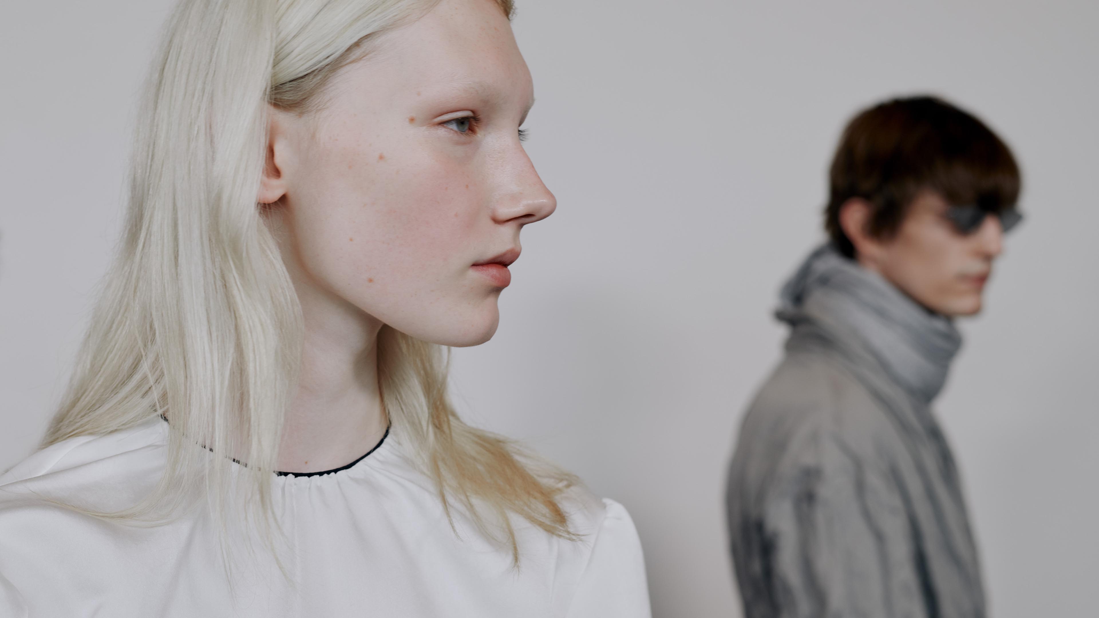 The debut Fall 2025 runway collection by Veronica Leoni is now available.